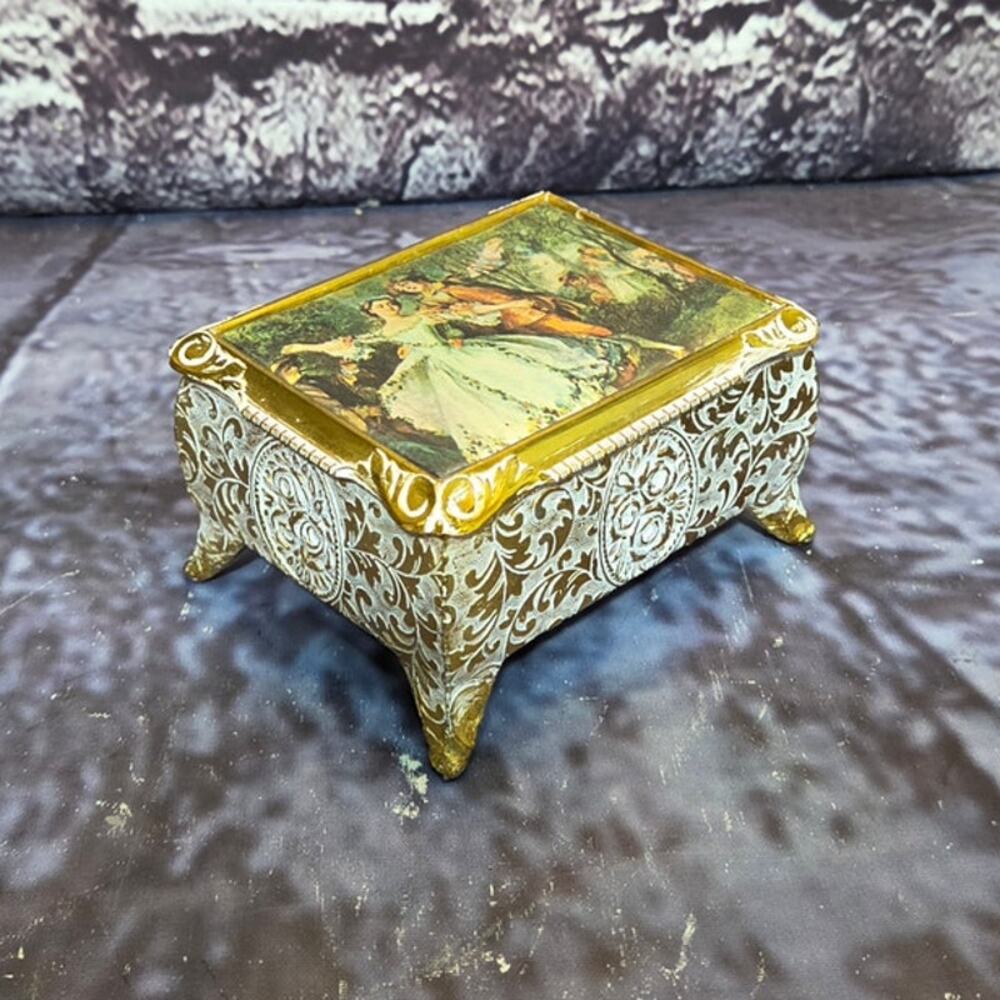 Vintage Victorian Jewelry Music Box Made in Japan